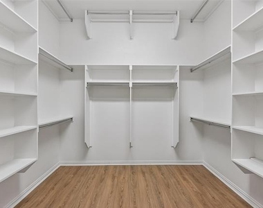 416 King Galloway Drive - Photo Thumbnail 17