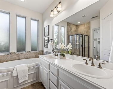 416 King Galloway Drive - Photo Thumbnail 15
