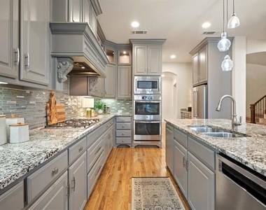 2804 Seabiscuit Road - Photo Thumbnail 9