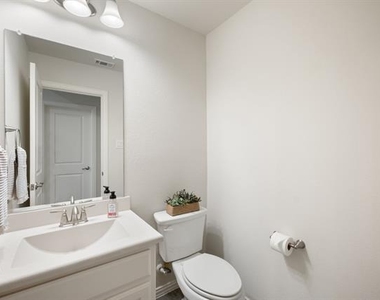 2804 Seabiscuit Road - Photo Thumbnail 19