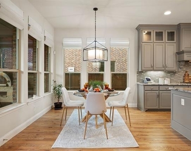 2804 Seabiscuit Road - Photo Thumbnail 12