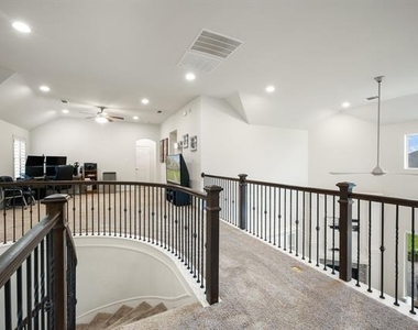 2804 Seabiscuit Road - Photo Thumbnail 17