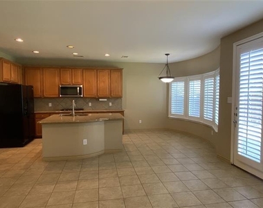 12273 Angelo Drive - Photo Thumbnail 4