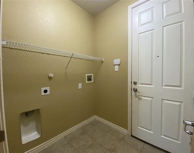 12273 Angelo Drive - Photo Thumbnail 14