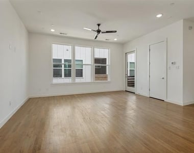 1510 N Washington Avenue - Photo Thumbnail 3