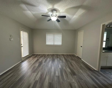720 Kipling Drive - Photo Thumbnail 8