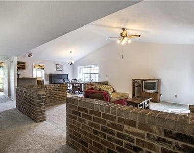 7612 Jerome Drive - Photo Thumbnail 2
