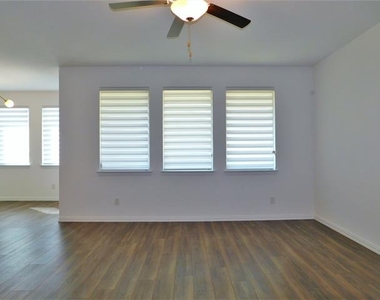 1624 Da Vinci Drive - Photo Thumbnail 4