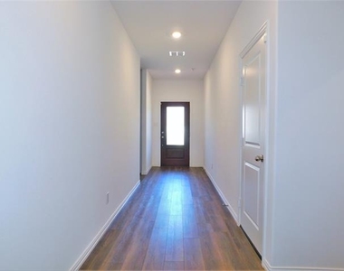 1624 Da Vinci Drive - Photo Thumbnail 3