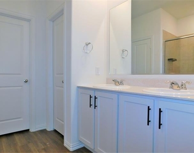 1624 Da Vinci Drive - Photo Thumbnail 20