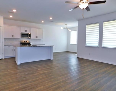 1624 Da Vinci Drive - Photo Thumbnail 5