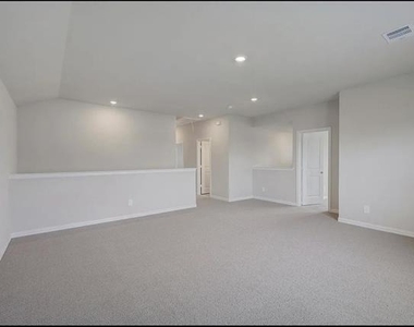 410 Stagg Street - Photo Thumbnail 11
