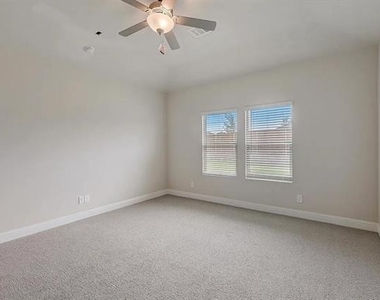 410 Stagg Street - Photo Thumbnail 17