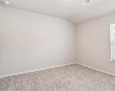 410 Dempsey Drive - Photo Thumbnail 18