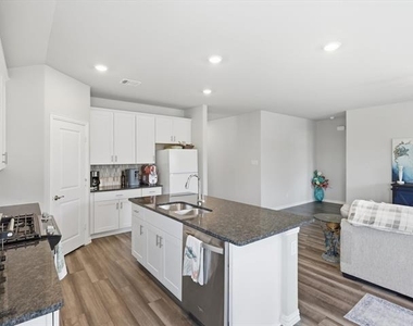 410 Dempsey Drive - Photo Thumbnail 3