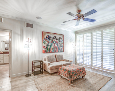 7009 E Acoma Drive - Photo Thumbnail 11
