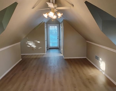 504 N Newsom Street - Photo Thumbnail 1