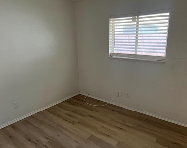 2830 Fern Glen Drive - Photo Thumbnail 8