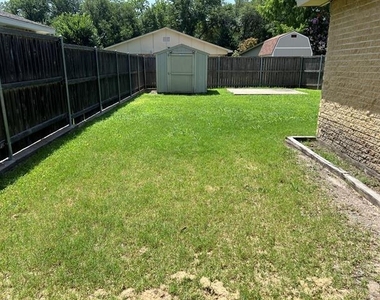 2830 Fern Glen Drive - Photo Thumbnail 18