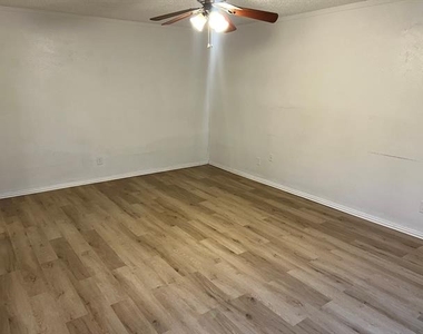 2830 Fern Glen Drive - Photo Thumbnail 13