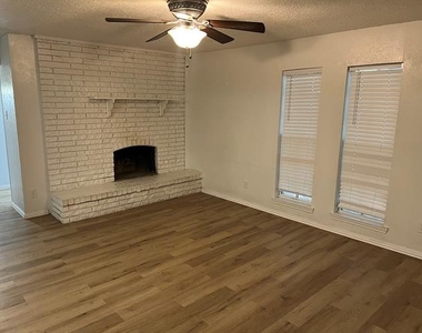 2830 Fern Glen Drive - Photo Thumbnail 3