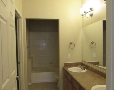 600 W Grove Parkway - Photo Thumbnail 10