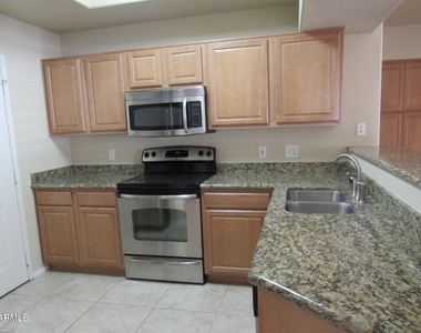 600 W Grove Parkway - Photo Thumbnail 3