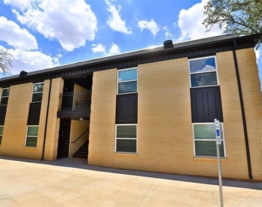 2800 Sayles Boulevard - Photo Thumbnail 1