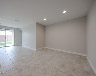 26122 N 170th Avenue - Photo Thumbnail 4
