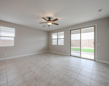 26122 N 170th Avenue - Photo Thumbnail 6