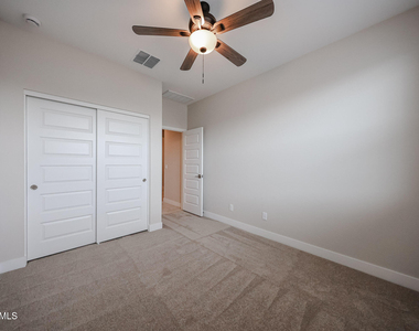 26122 N 170th Avenue - Photo Thumbnail 12
