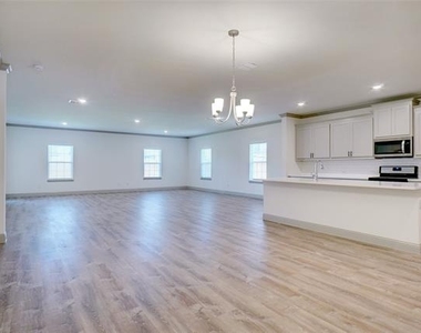 219 Community Drive - Photo Thumbnail 1