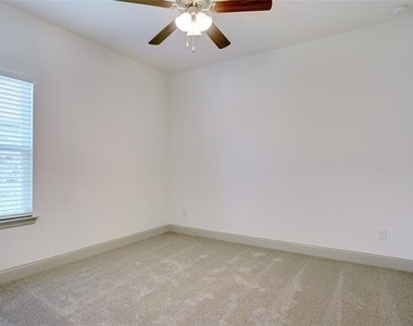 219 Community Drive - Photo Thumbnail 13