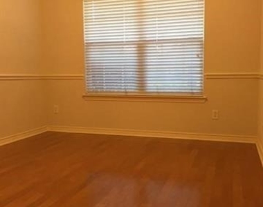 4408 Jenkins Drive - Photo Thumbnail 8