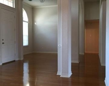 4408 Jenkins Drive - Photo Thumbnail 6