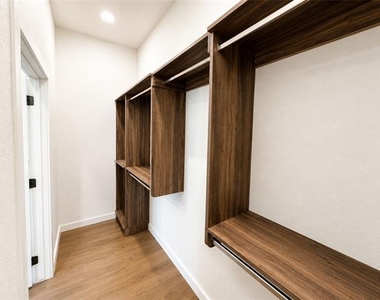 130 Zion Road - Photo Thumbnail 4