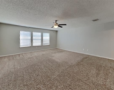 7007 Port Phillip Drive - Photo Thumbnail 9
