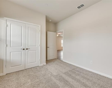 211 Monarch Way - Photo Thumbnail 21