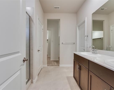 211 Monarch Way - Photo Thumbnail 25