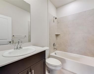 211 Monarch Way - Photo Thumbnail 22