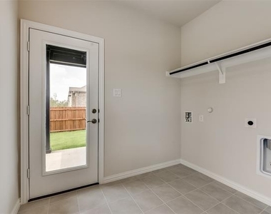211 Monarch Way - Photo Thumbnail 28