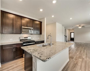 211 Monarch Way - Photo Thumbnail 6