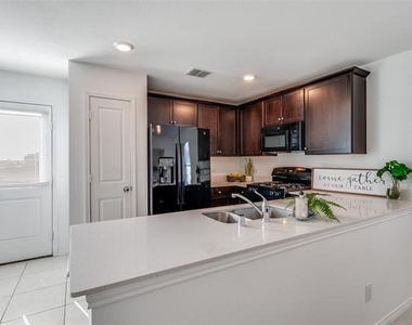 3148 Harper Street - Photo Thumbnail 6