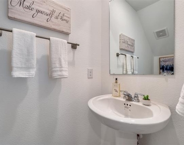 3148 Harper Street - Photo Thumbnail 11