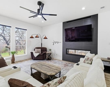 2013 Breaker Lane - Photo Thumbnail 4