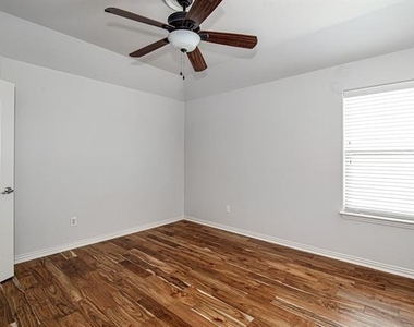 828 Thomas Crossing Drive - Photo Thumbnail 30