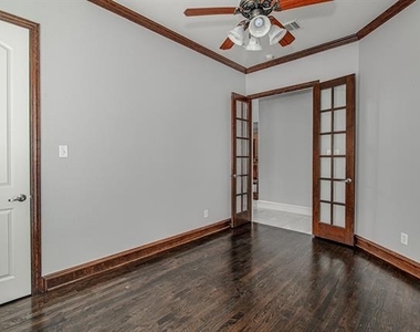 828 Thomas Crossing Drive - Photo Thumbnail 17