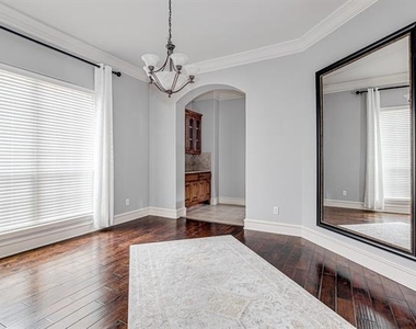 828 Thomas Crossing Drive - Photo Thumbnail 8