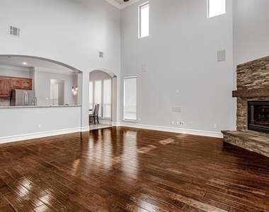 828 Thomas Crossing Drive - Photo Thumbnail 15