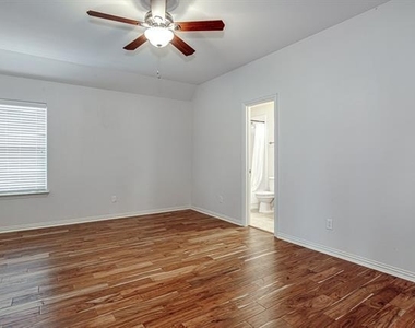 828 Thomas Crossing Drive - Photo Thumbnail 27